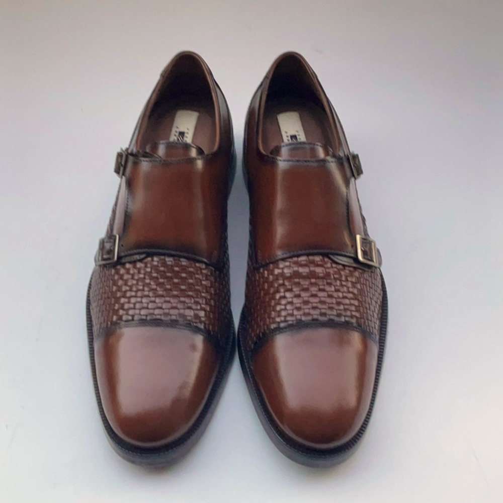 New Men's Joseph Abboud in BROWN with cool design Size 9